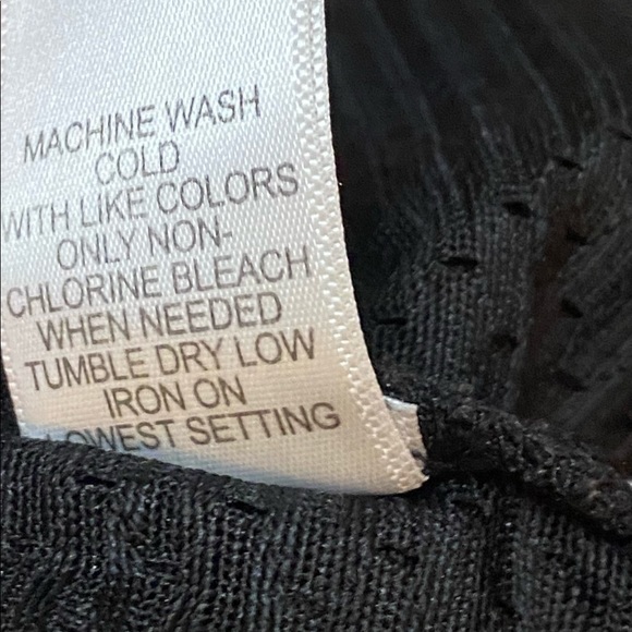 Fear of God Essentials Mesh Drawstring Shorts; Black, Size XS (Fit Like S/M) - Picture 11 of 11